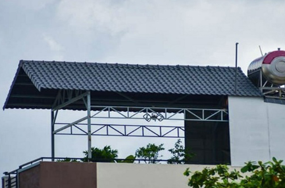 Làm mái tôn giả ngói hiên ban công.