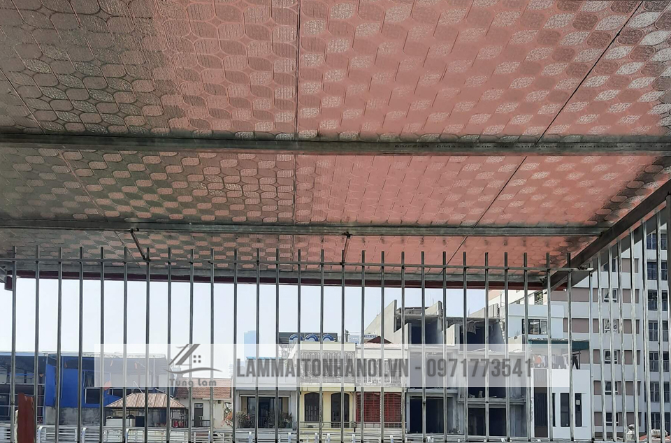 Mái tôn chống nóng.