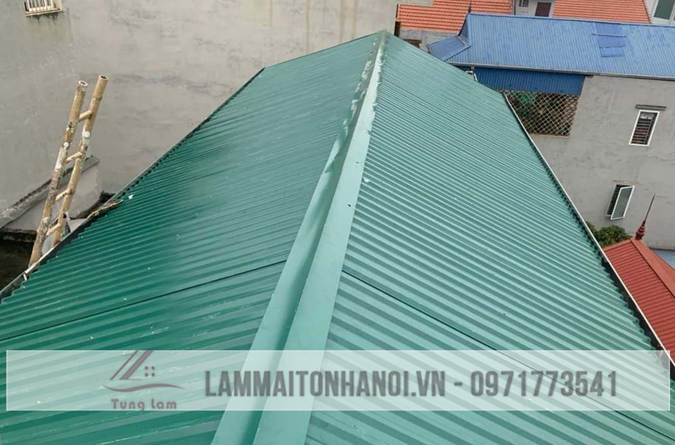 Làm mái tôn tại thanh trì.