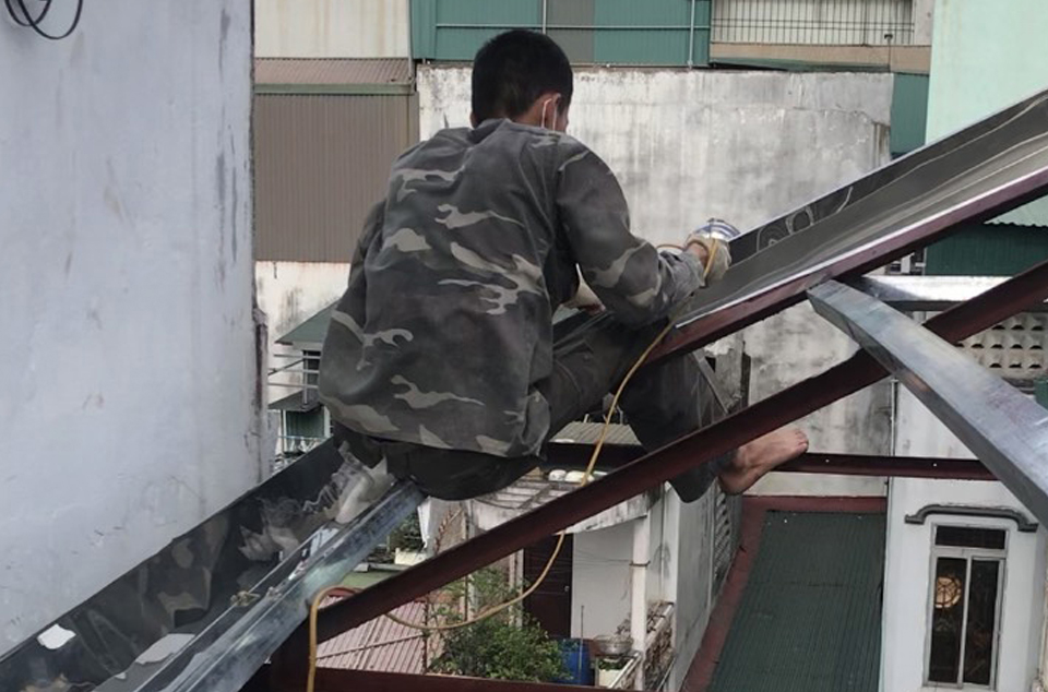 Làm mái tôn tại hoàng mai.