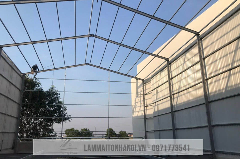 BẢNG BÁO GIÁ THI CÔNG LÀM MÁI TÔN CHỐNG NÓNG GIÁ RẺ MỚI NHẤT 2023