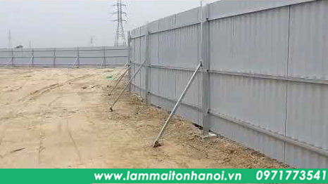 hàng rào tôn công trình 