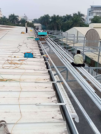 Làm mái tôn khung sắt