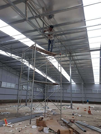 Làm mái tôn khung sắt