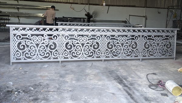 Lan can sắt được thiết kế